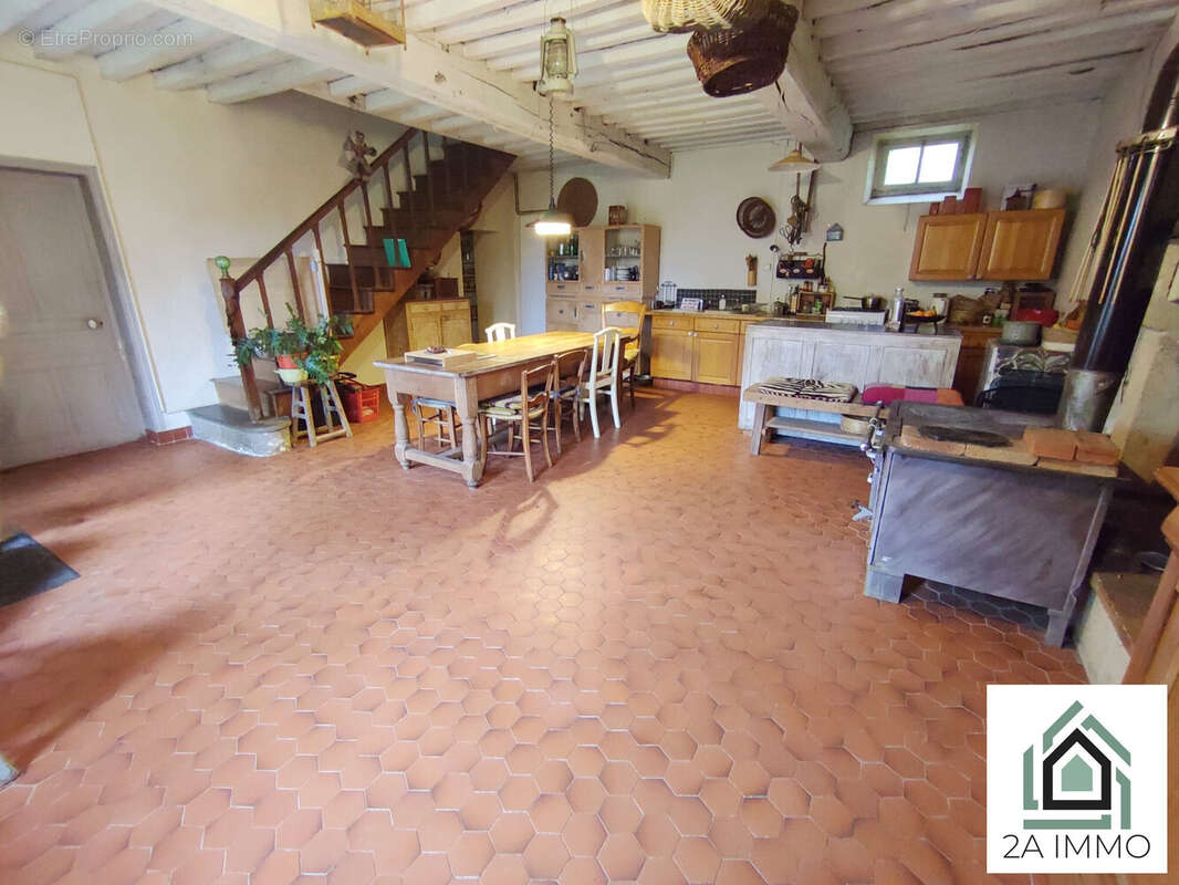 Maison à SAINT-PRIEST-DES-CHAMPS