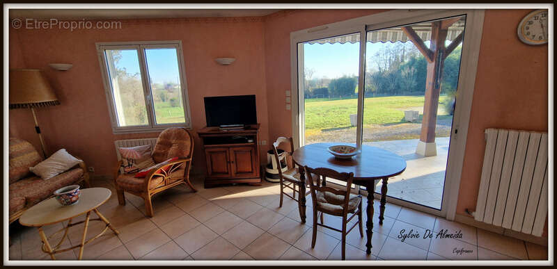 Maison à BAGE-LE-CHATEL