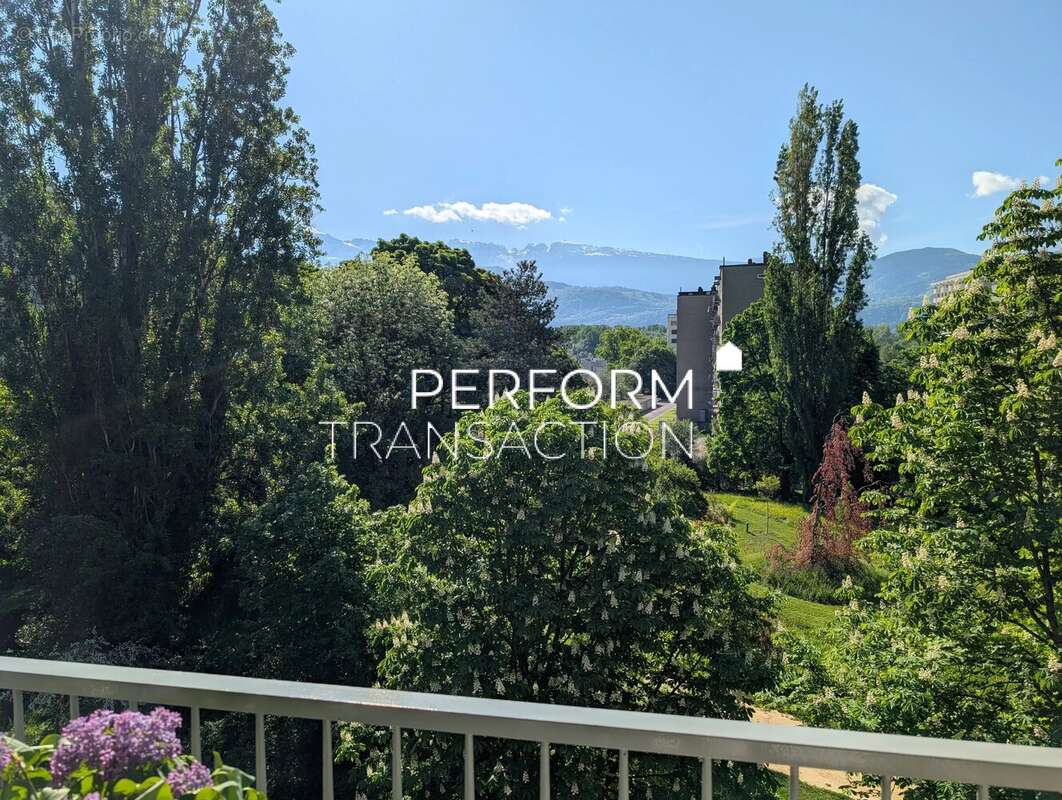 Appartement à MEYLAN