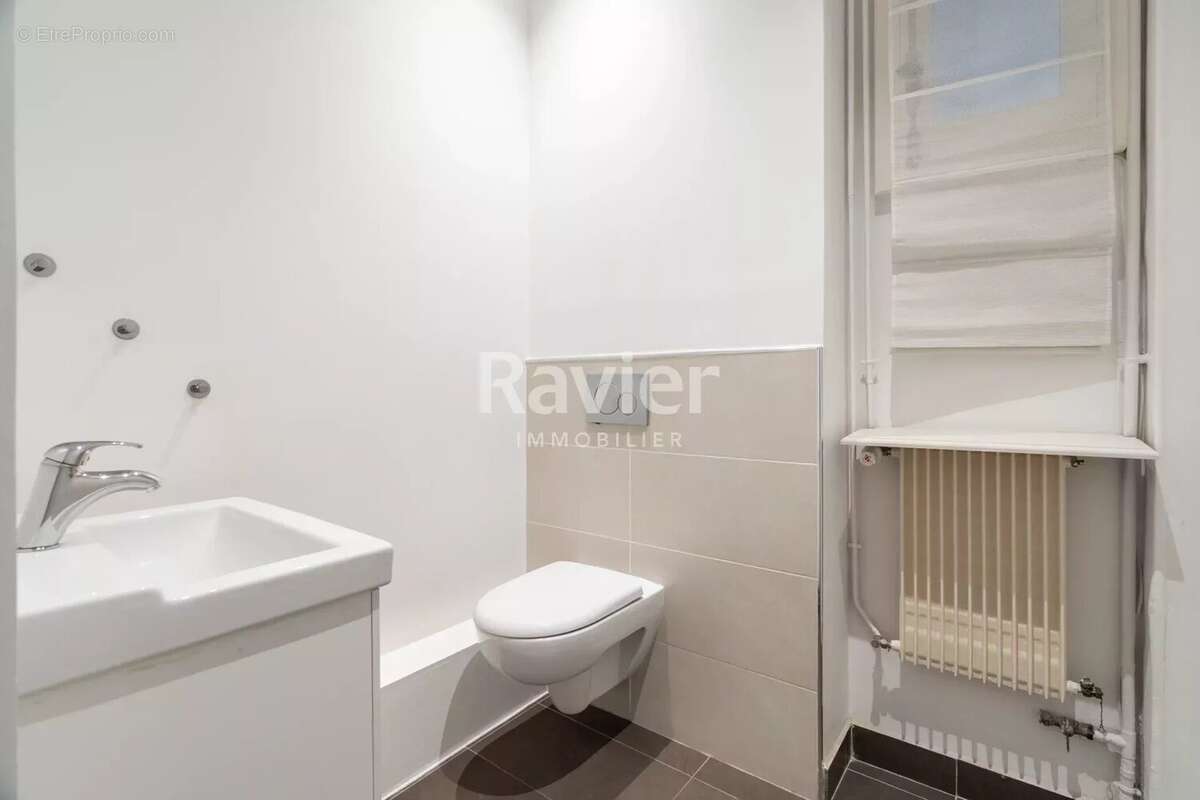 Appartement à PARIS-7E