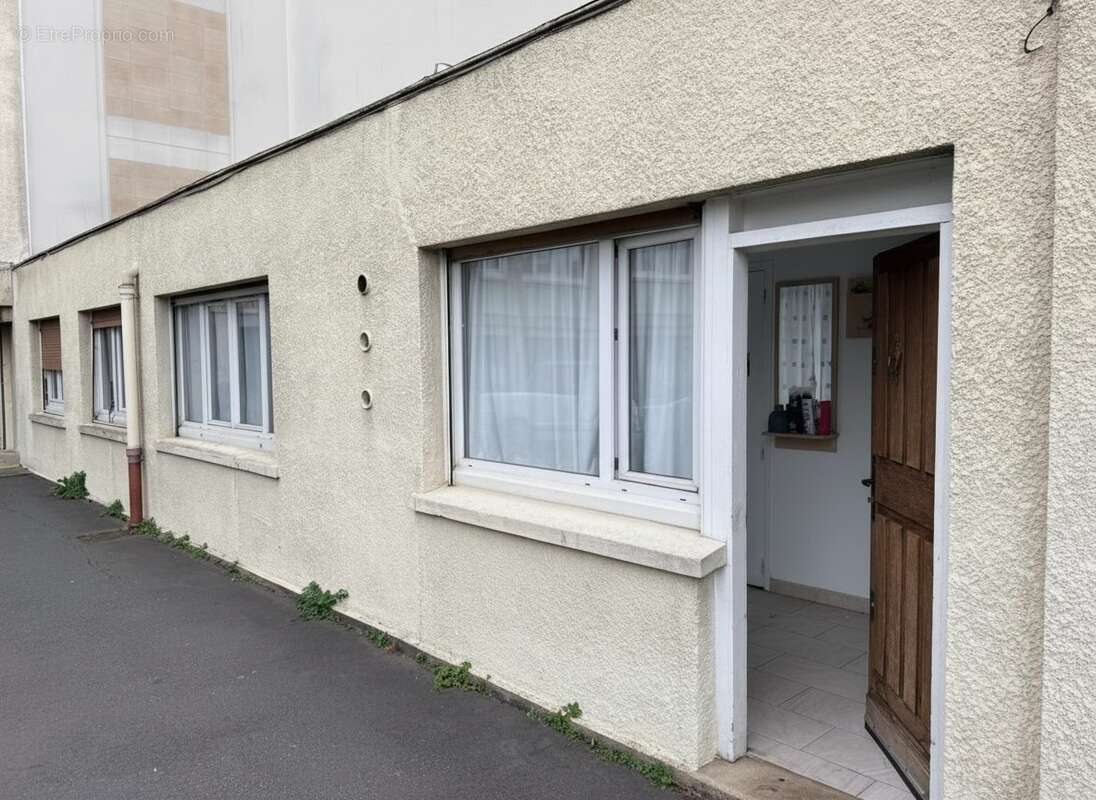 Appartement à LES PAVILLONS-SOUS-BOIS