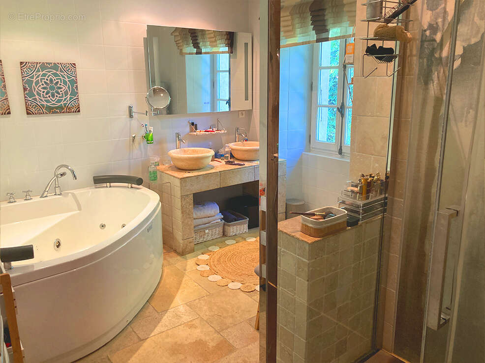 Maison à MONTELIMAR