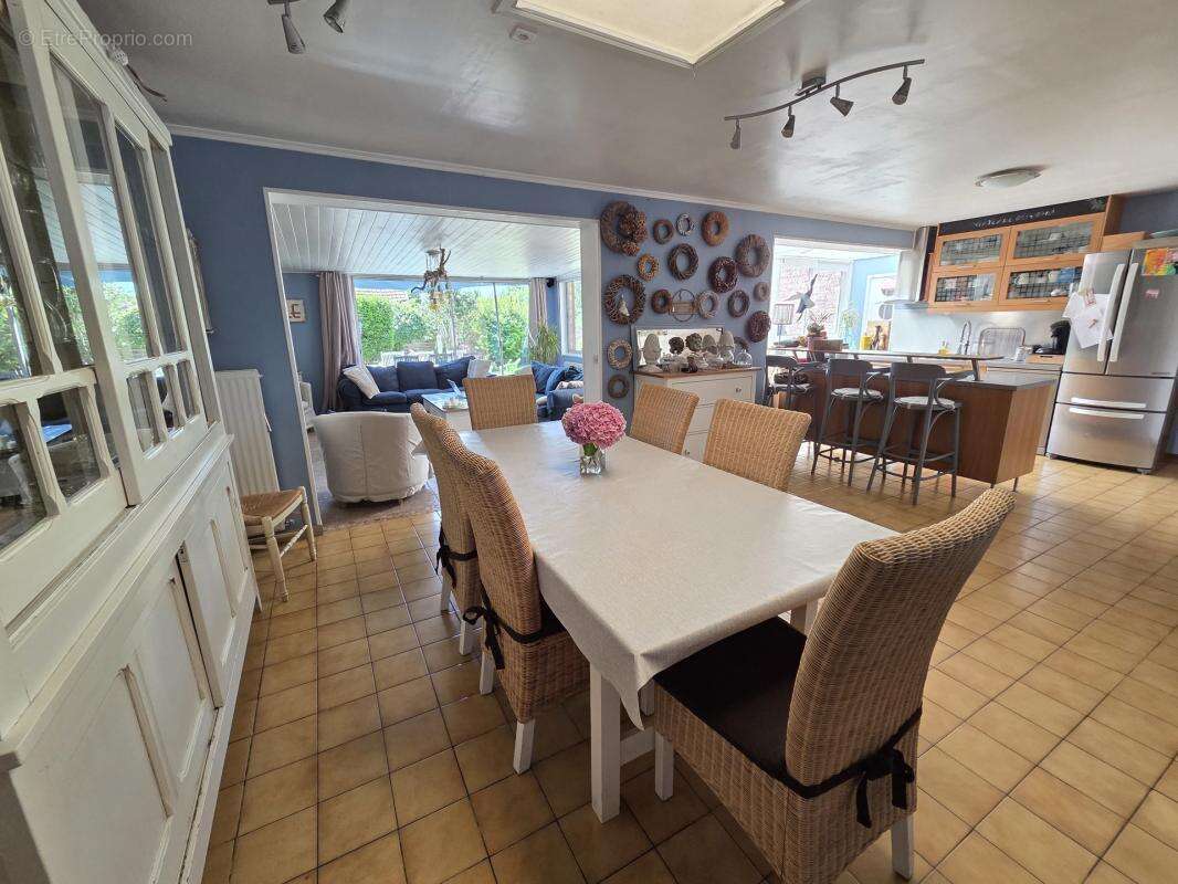Maison briques offrant 134m² hab sur 361m² ac jardin - photo 2