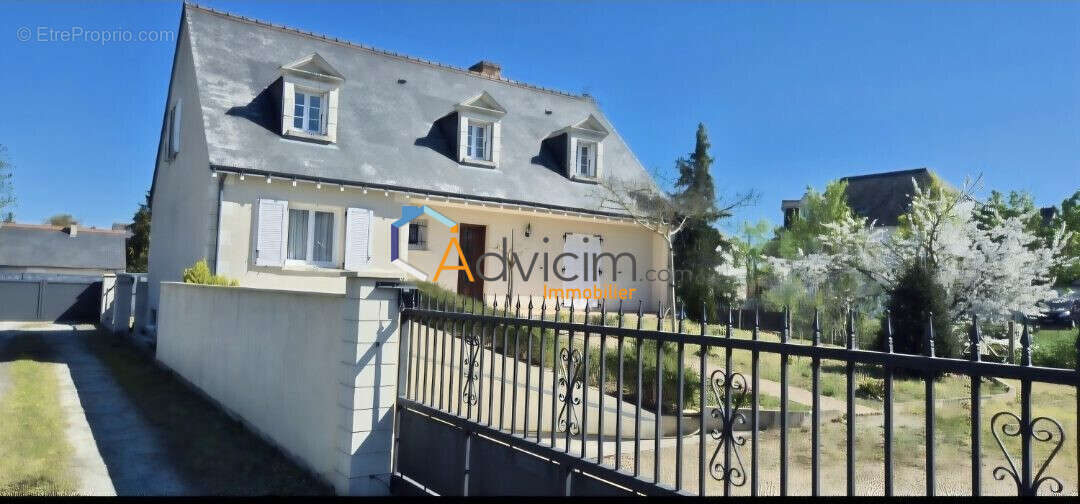 Maison à LA VILLE-AUX-DAMES