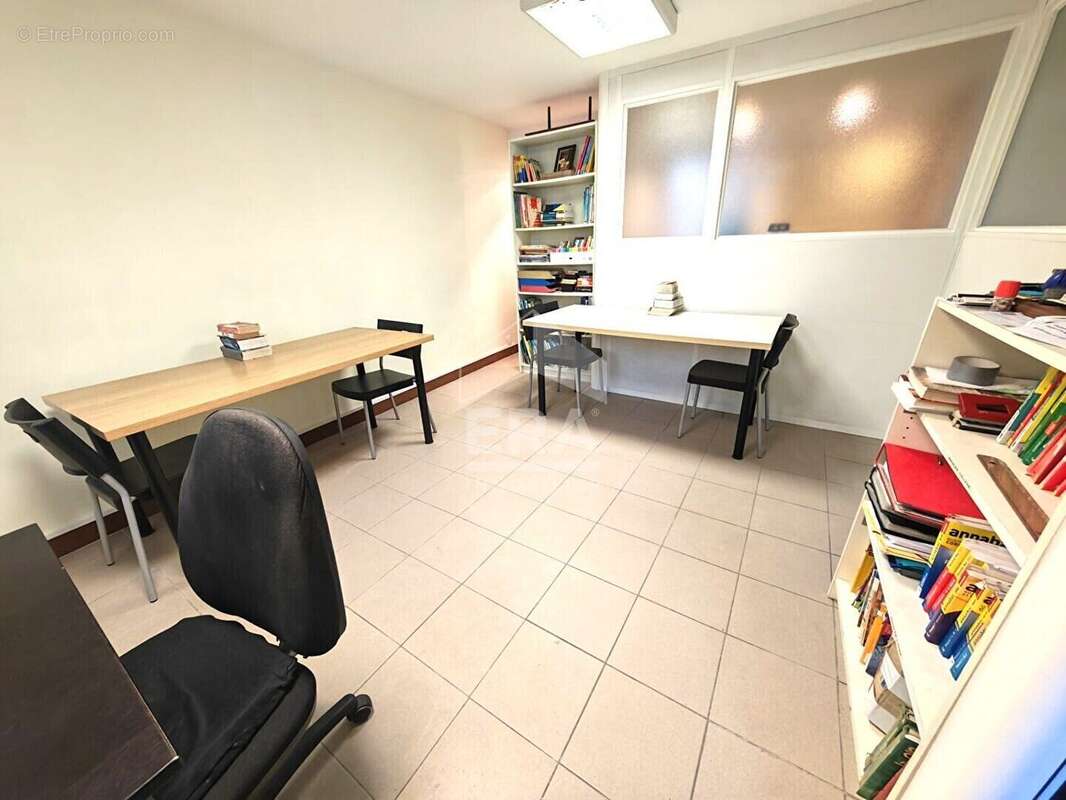 Autre à MARSEILLE-4E