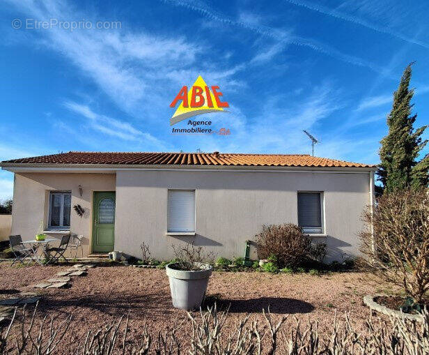 Photo 1 - Maison à LA CRECHE