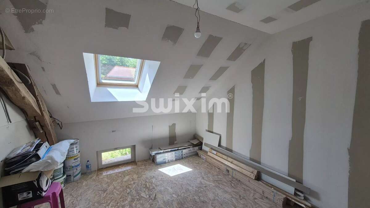 Maison en pierre de 180 m2 et son terrain clos de 1.450 hectares - photo 9