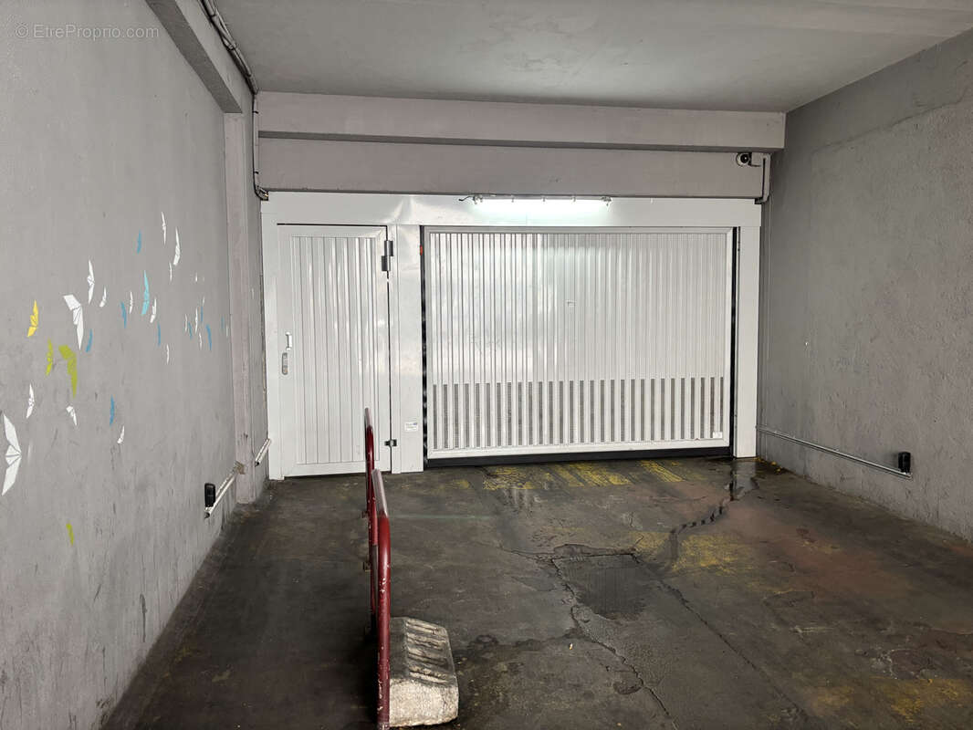 Parking à MARSEILLE-3E