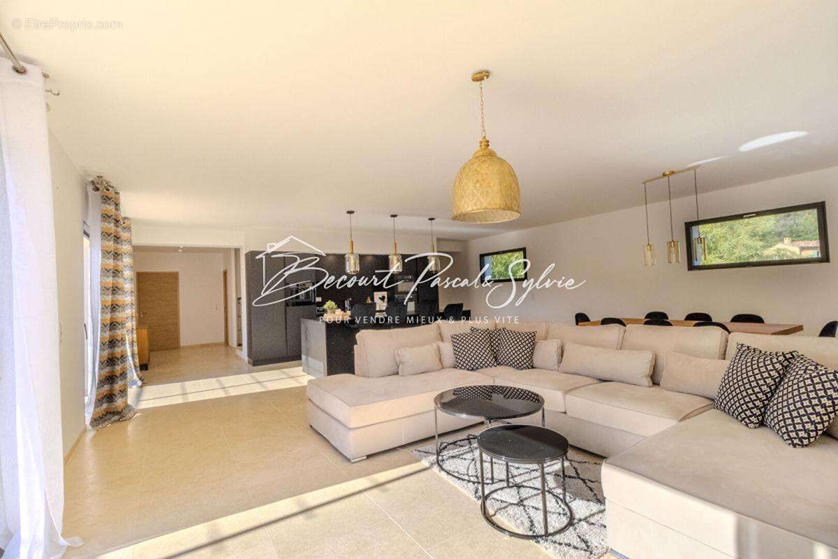 Maison à SAINT-SATURNIN-LES-APT