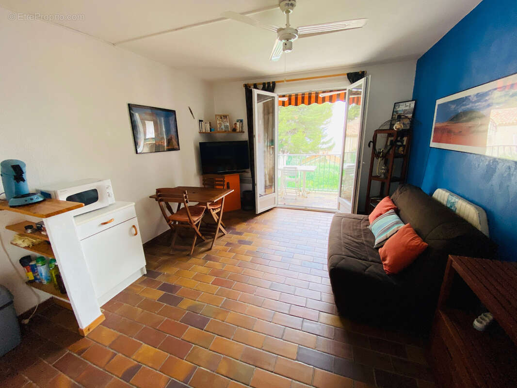 Appartement à SAINT-CYR-SUR-MER