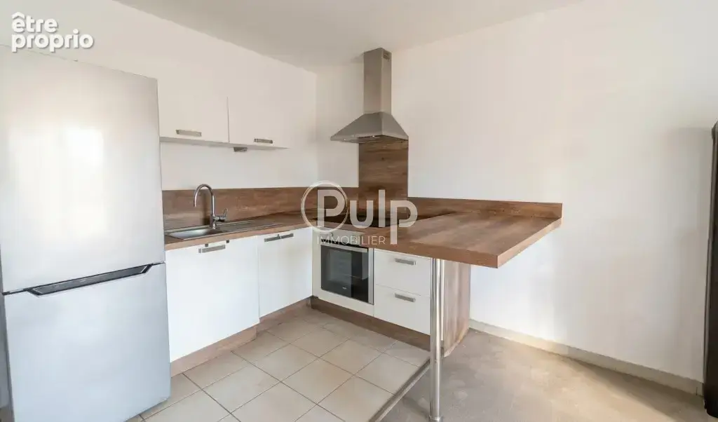 Appartement récent avec terrasse au cœur de la ville - photo 3