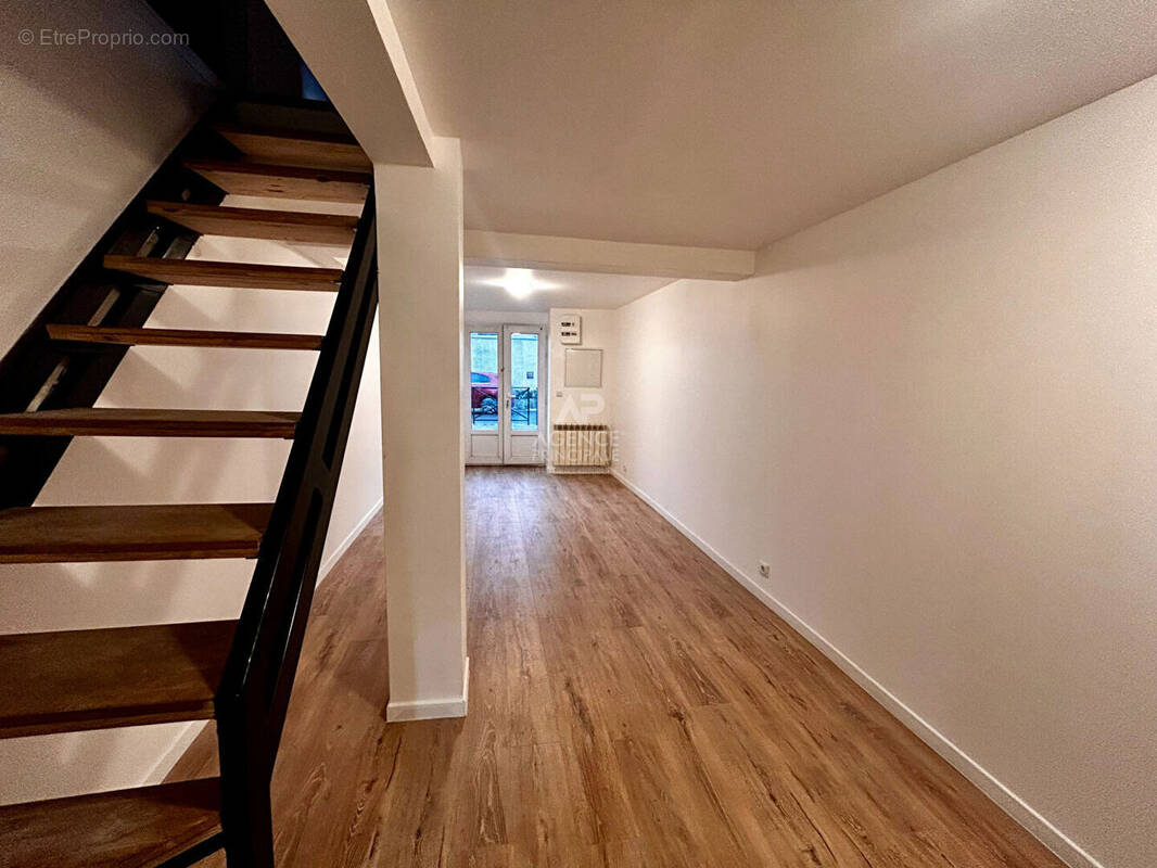 Appartement à VAUX-SUR-SEINE