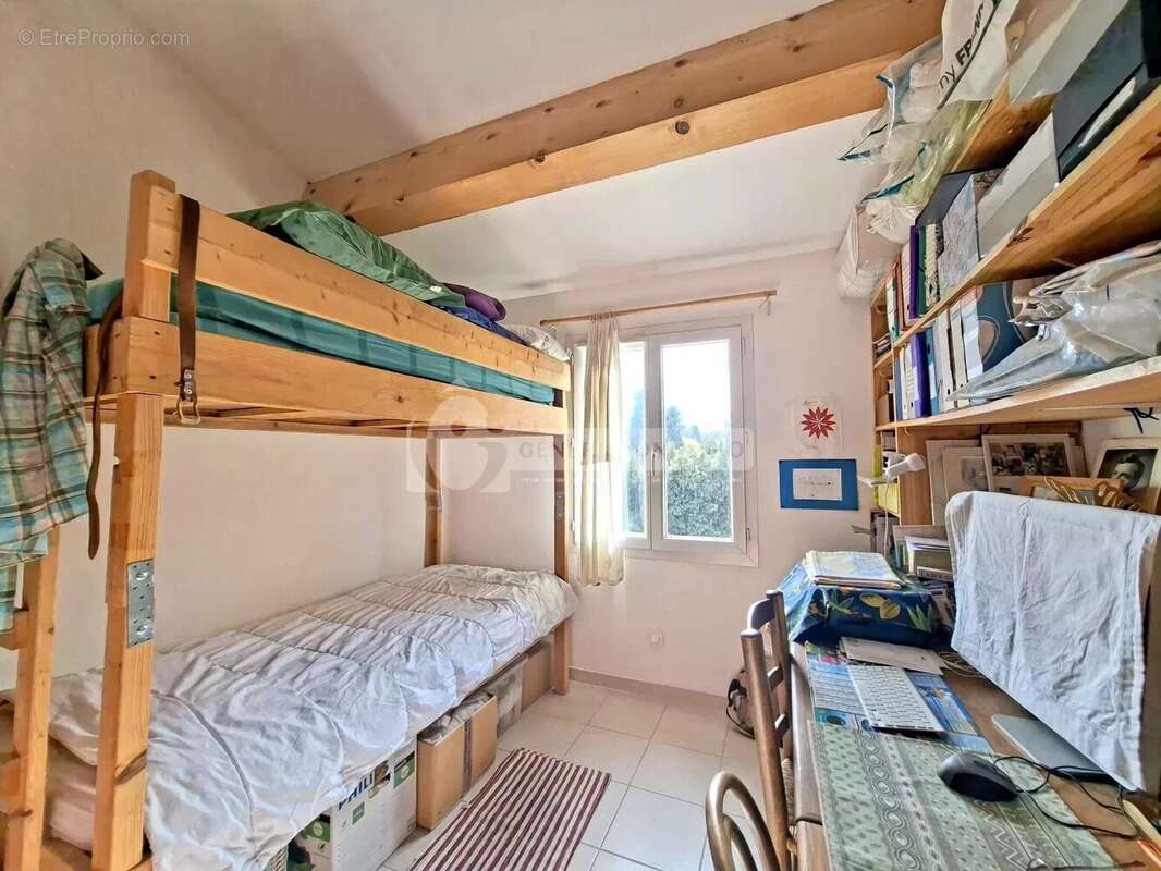 Maison à FONTVIEILLE