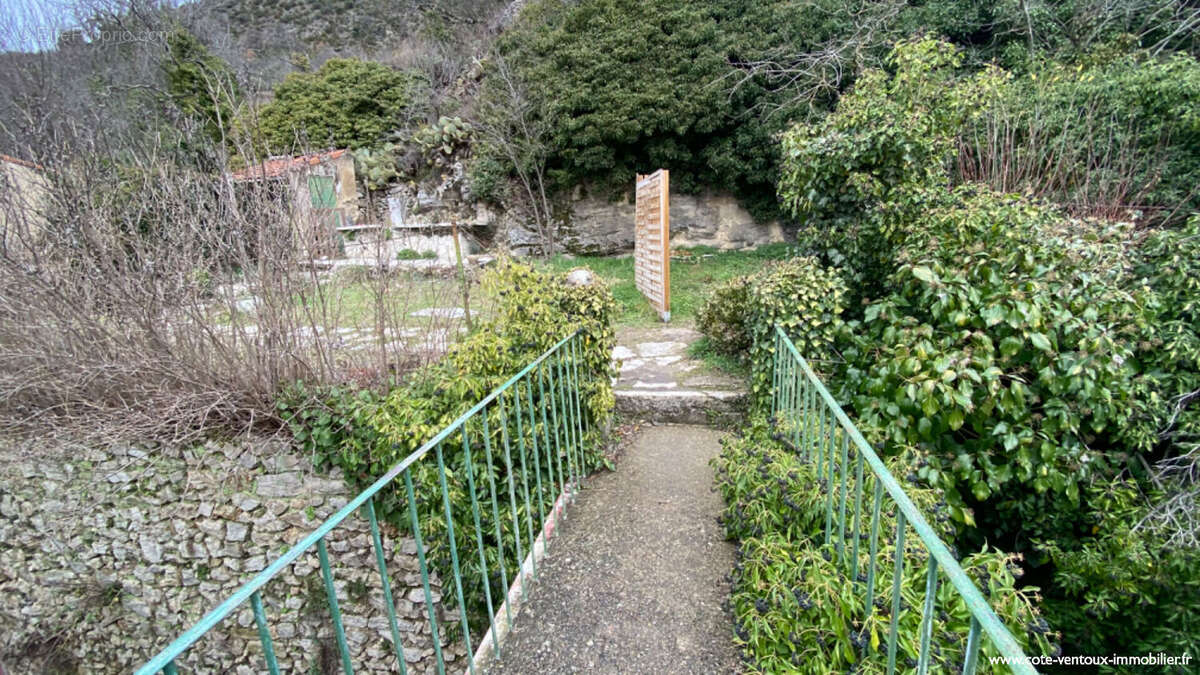 Maison à MONTBRUN-LES-BAINS