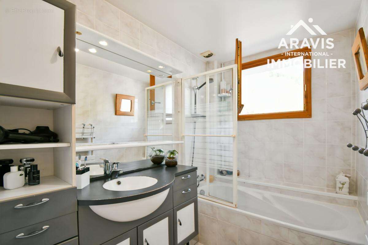 Appartement à SERRAVAL