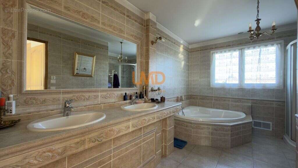 Villa d'exception de 210 M² + 7 000 M² de terrains constructible - photo 9