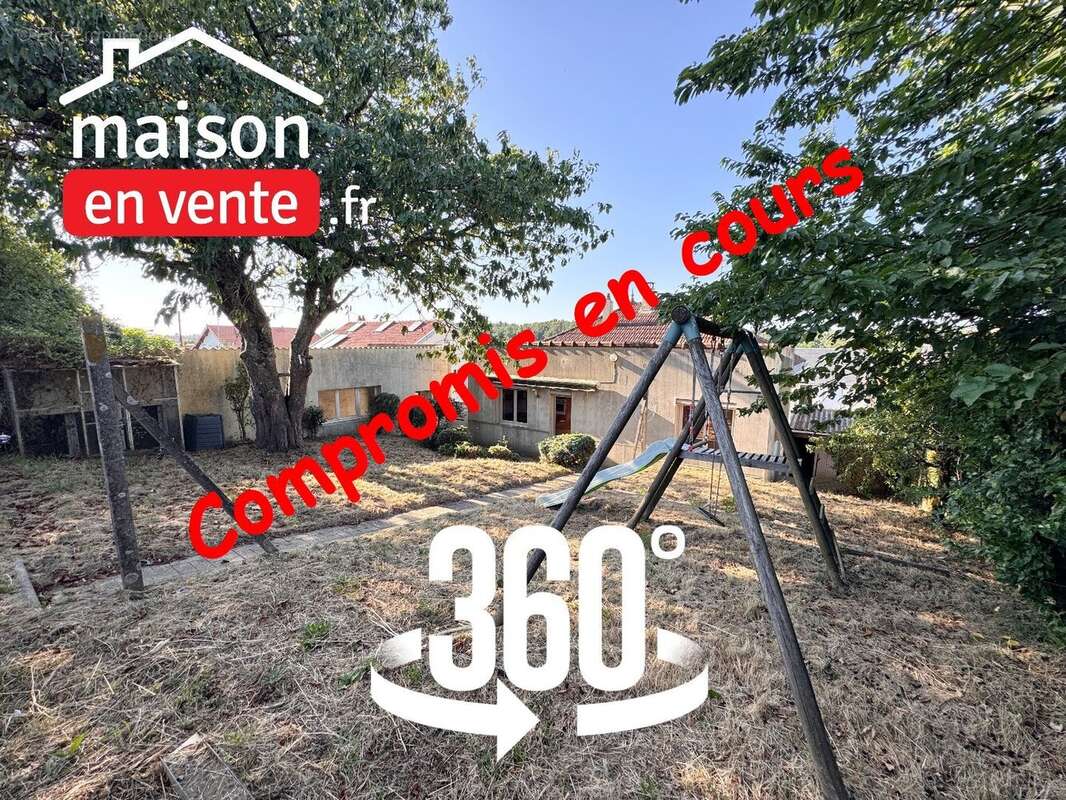 Maison à LES HERBIERS