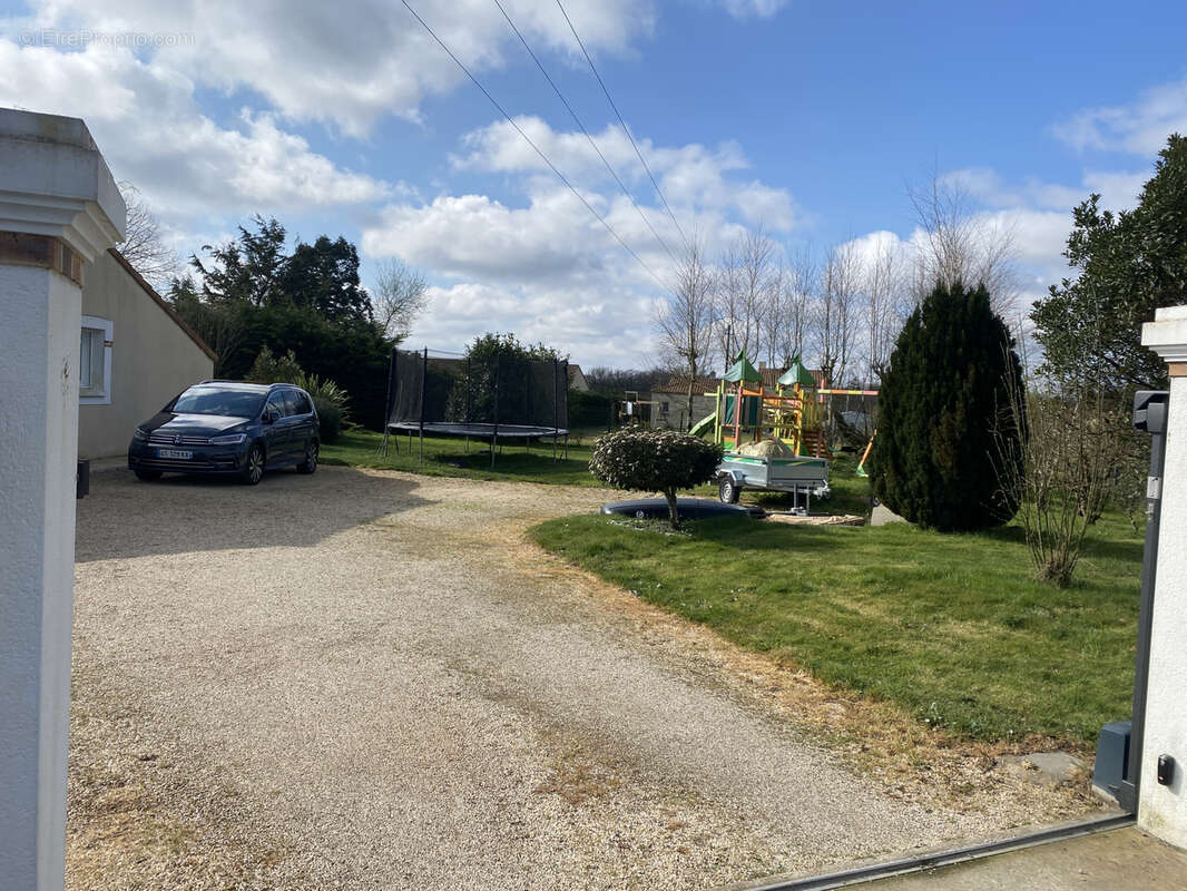 Terrain à LE CELLIER