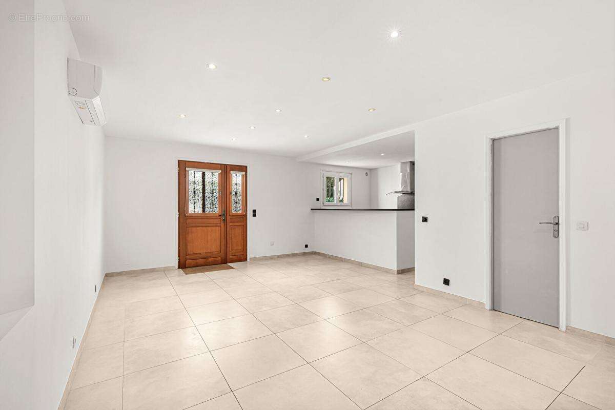 Appartement à PEYMEINADE