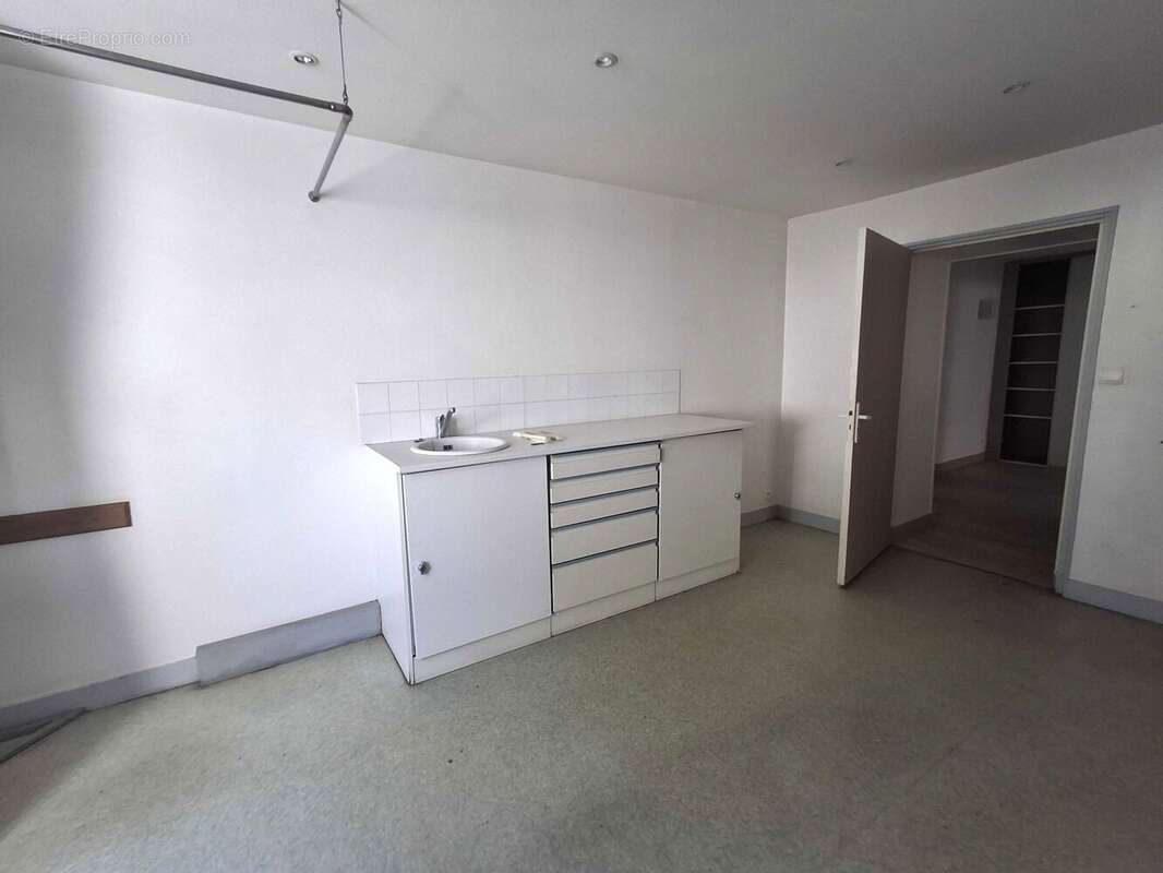 Appartement 200 m² à Cognac  - photo 6