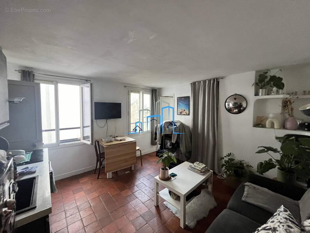 Appartement à PARIS-3E