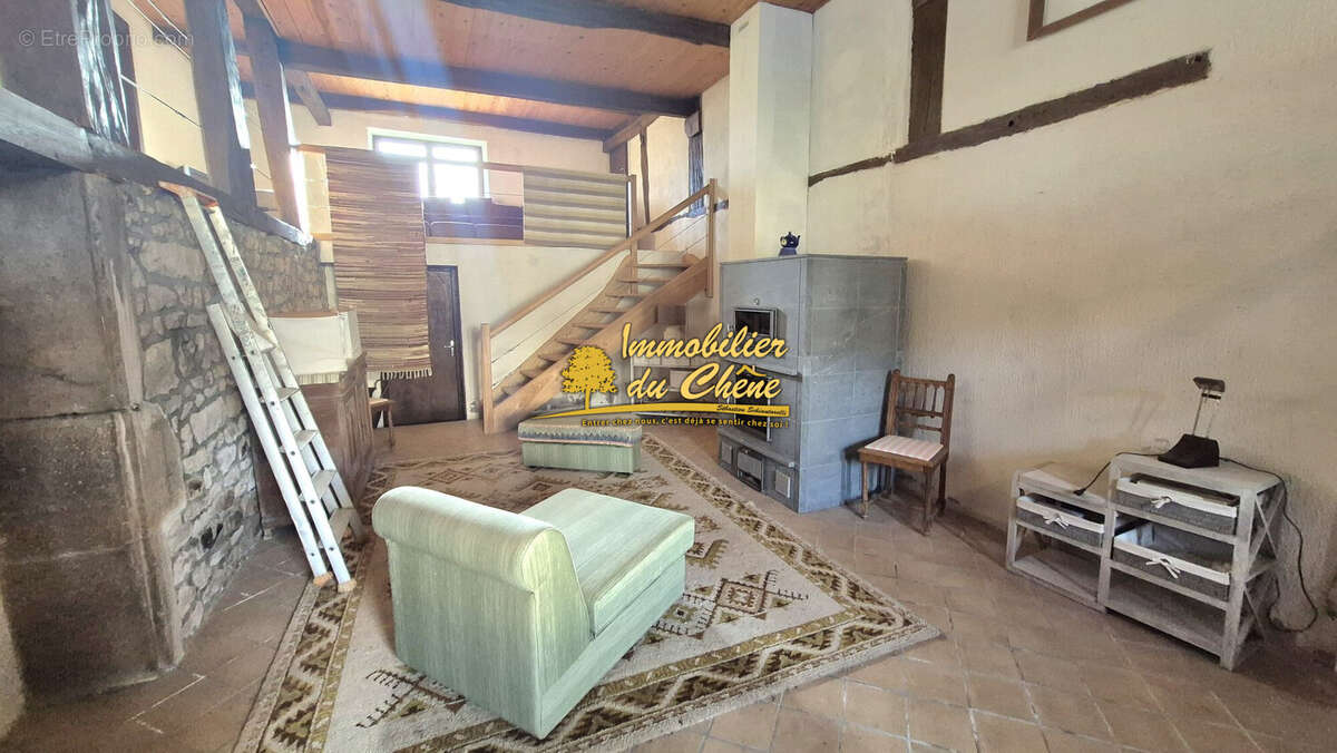 Maison à SAINT-BRESSON