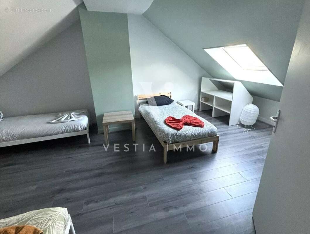 Maison familiale ou investisseurs/Coliving avec fort potentiel  – 157 m² au sol + 80 m² d’annexes – Jardin sans vis-à-vis - photo 13