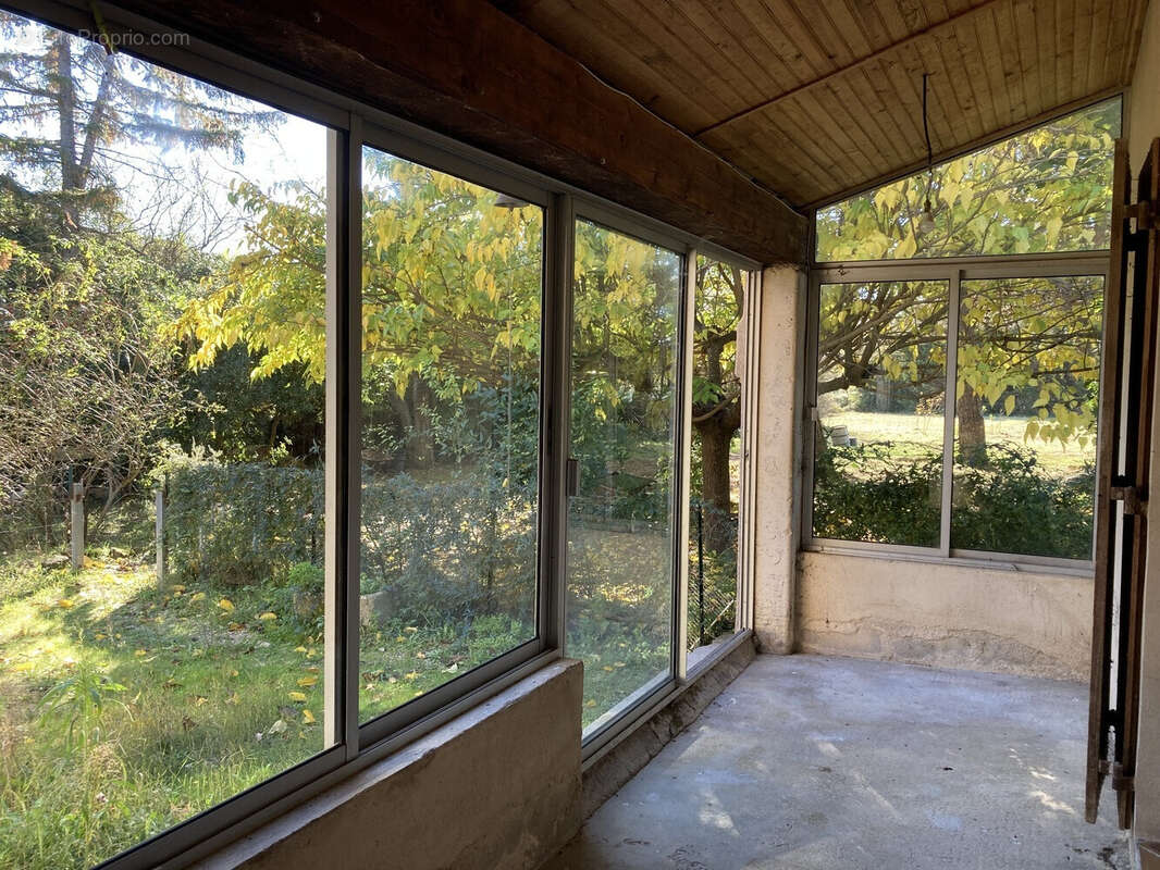 Maison 3 chambres, garage sur 3000 m² terrain - photo 3
