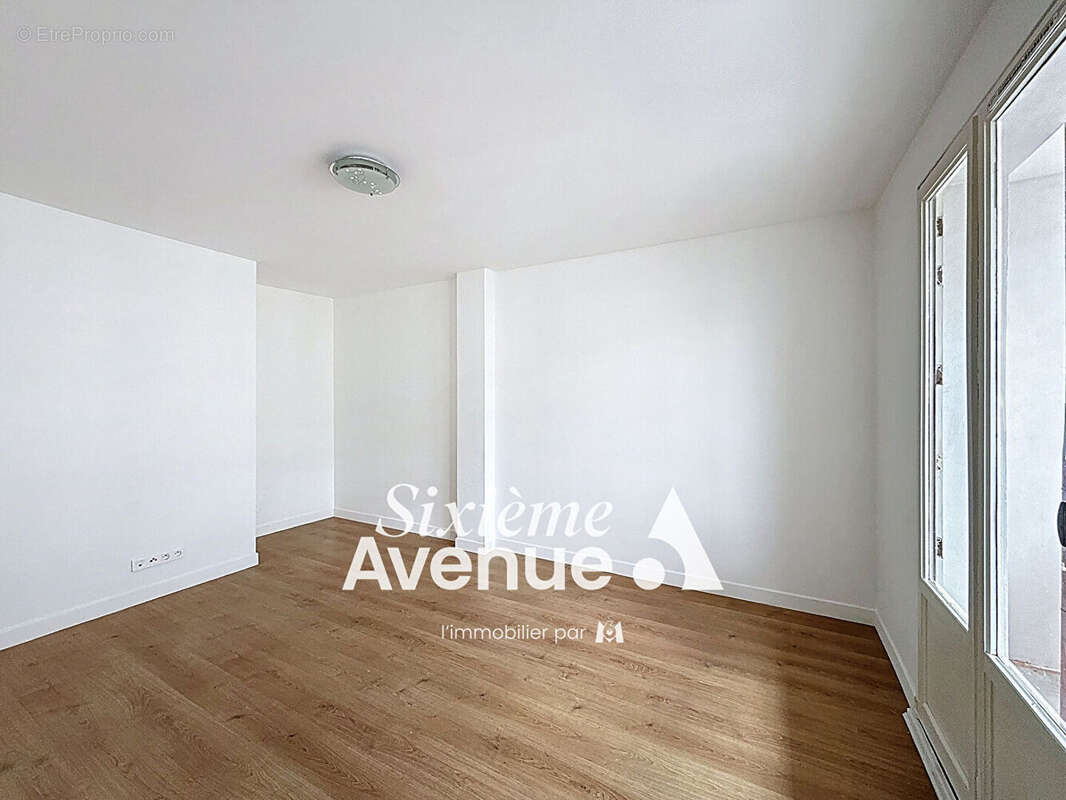 Appartement à DECINES-CHARPIEU