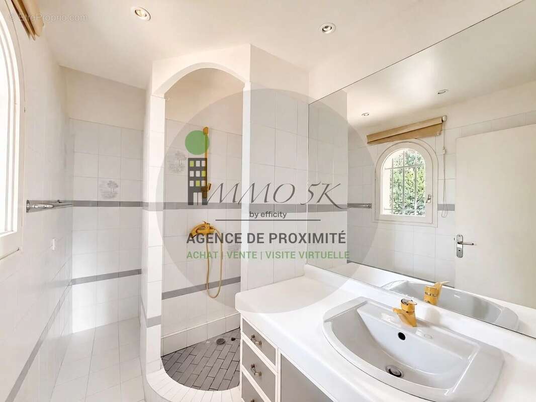 06600 antibes – 4 chambres dont 3 suites – piscine – cuisine d’été – calme absolu – sans vis-à-vis – à 5 minutes des plages d'an - photo 11