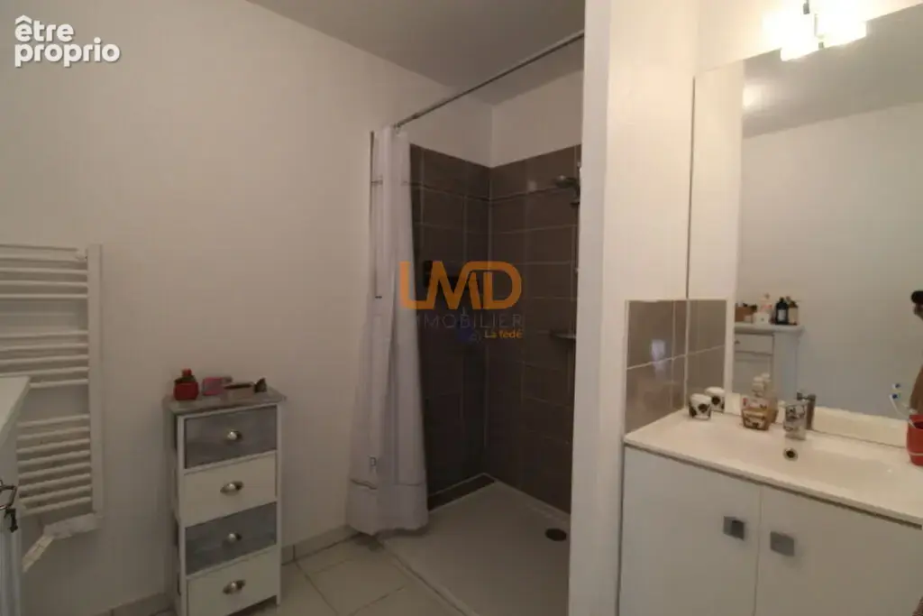 Appartement T3 plus terrasse et parking - photo 10
