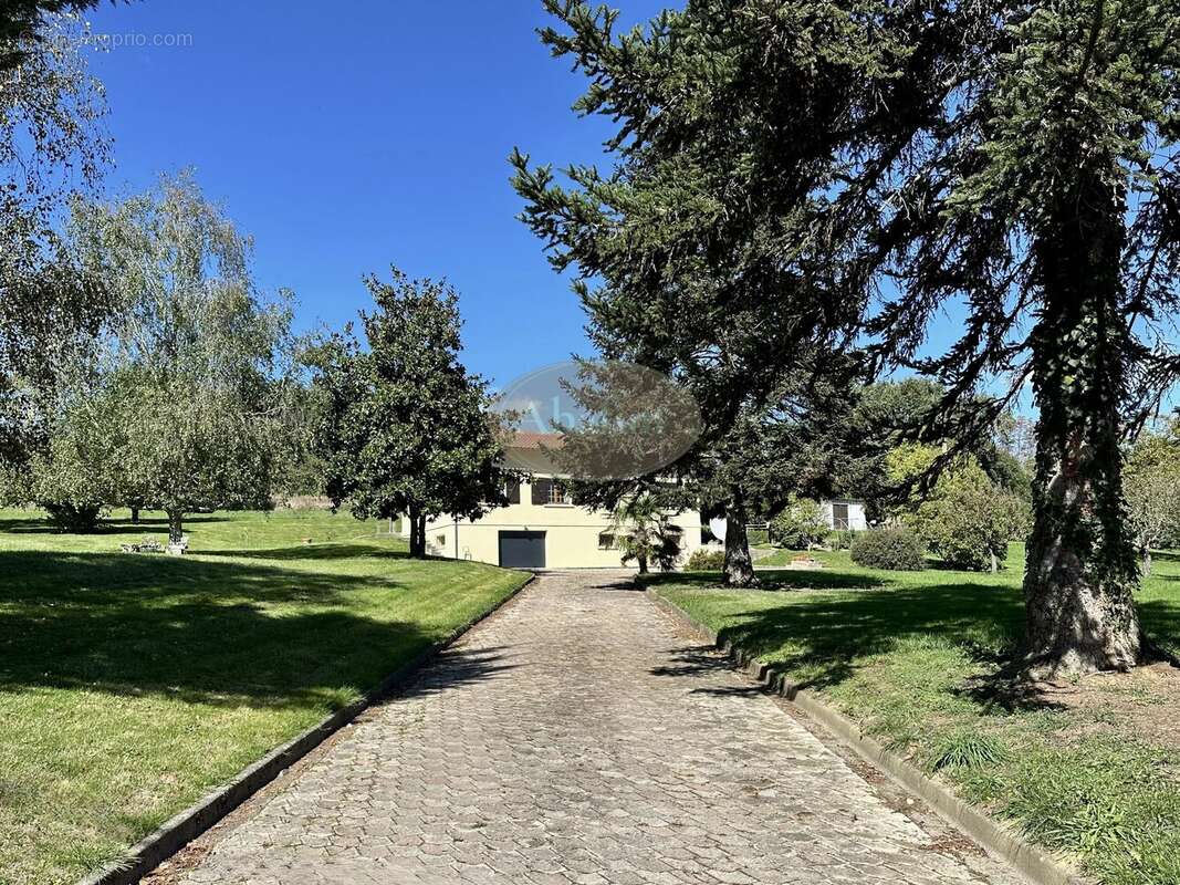 Maison à CASTELNAU-MAGNOAC