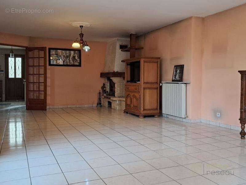 Maison à MARINES