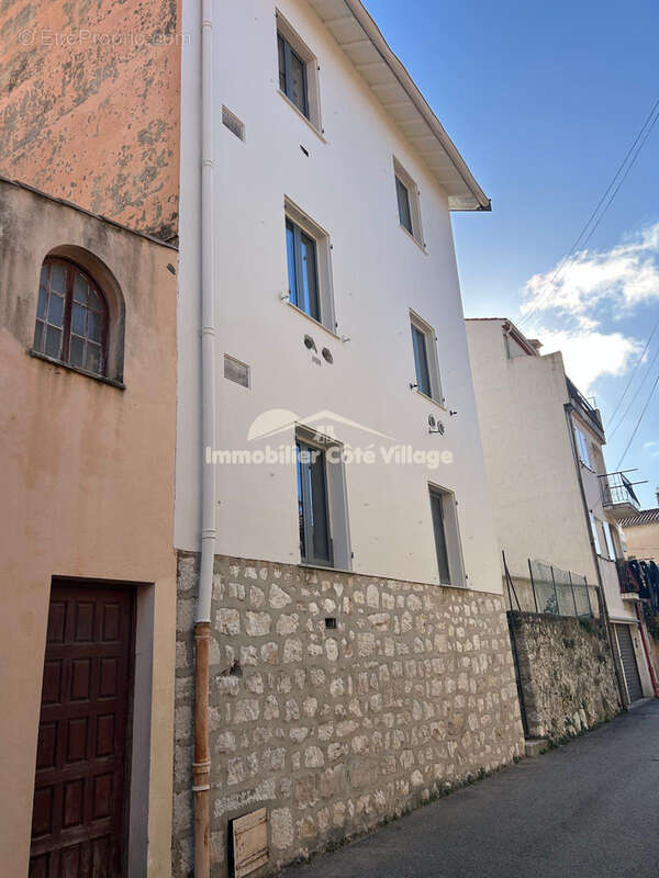 Appartement à LA TURBIE