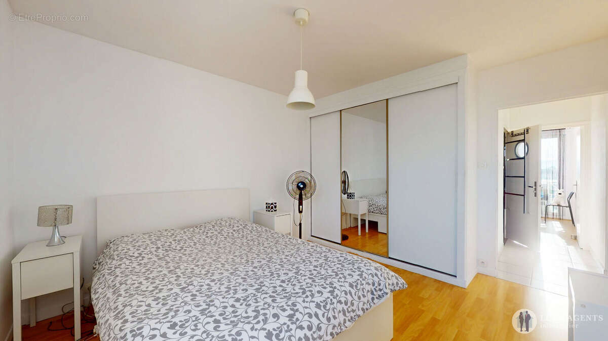 Appartement à SAINT-MARTIN-D'HERES