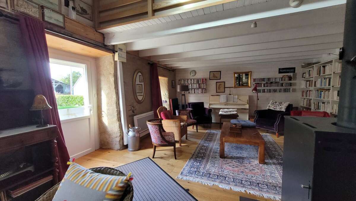 Maison à CORLAY