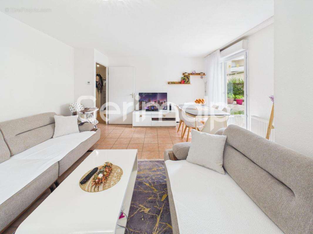 Vente - Appartement - 4 pièces + cuisine - 75 m² - 398 000 € - - photo 4