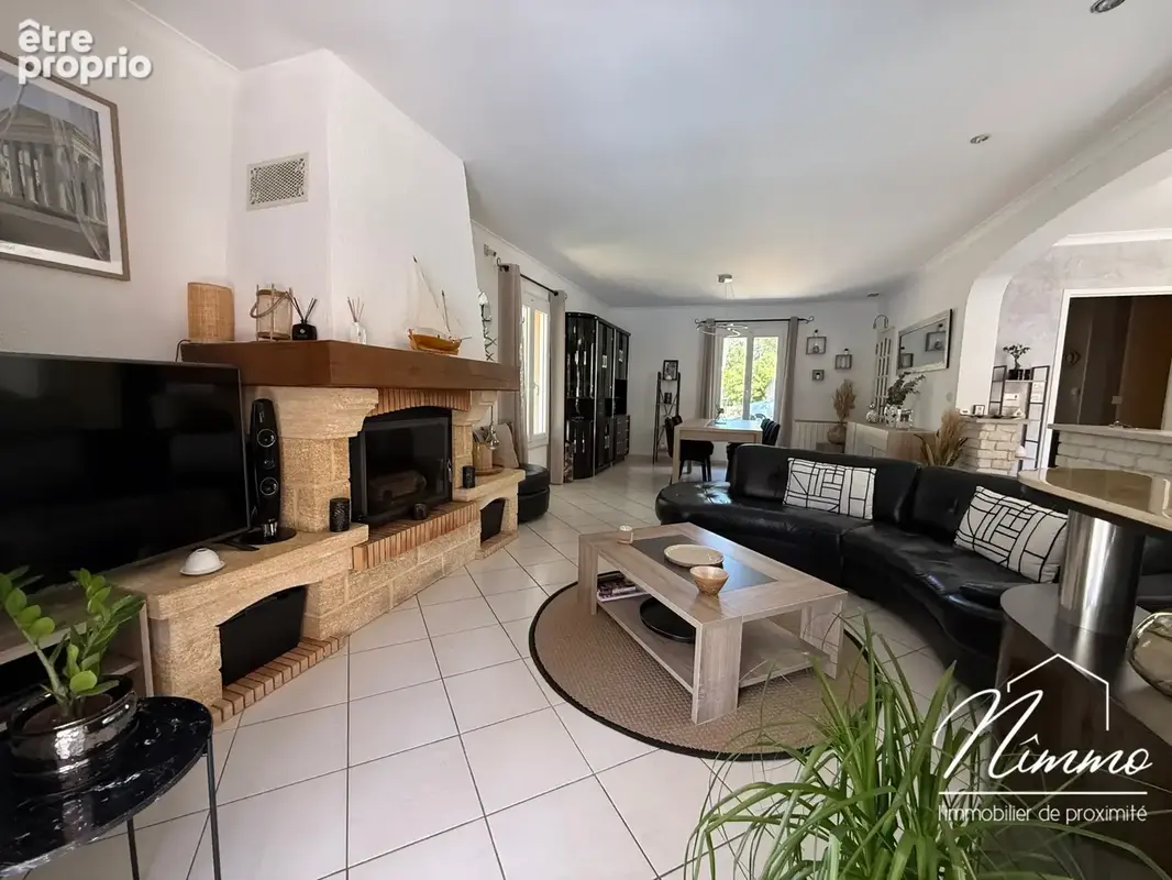 Nîmes carreau de lanes - villa  avec piscine garage et terrain arbore en exclusivite - photo 4