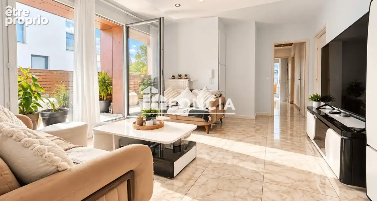 Appartement à TORCY