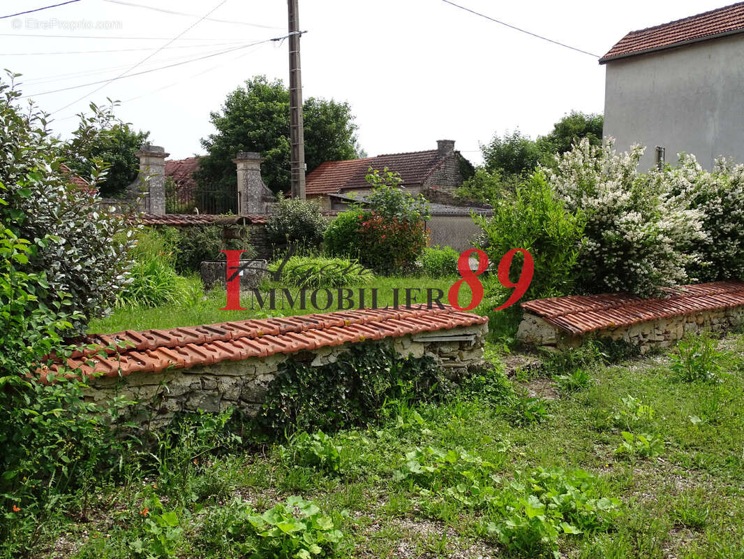 Maison à MONTIGNY-SUR-AUBE