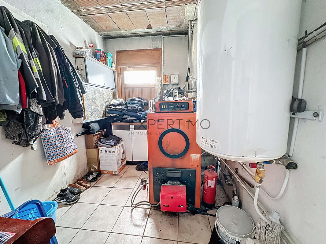 Local d'activité + maison d'habitation à Lalheue (71) - photo 34