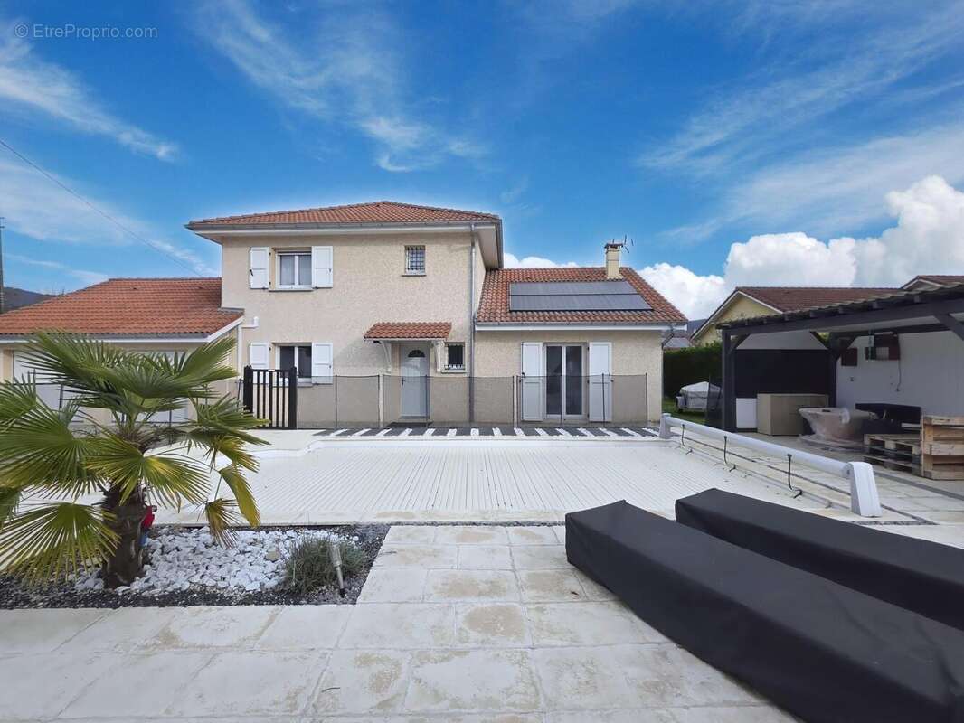 Photo 2 - Maison à MONTALIEU-VERCIEU