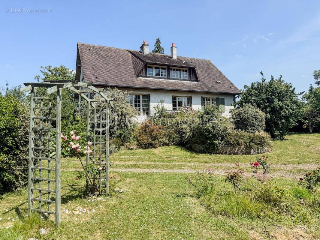 Maison à PONT-L'EVEQUE