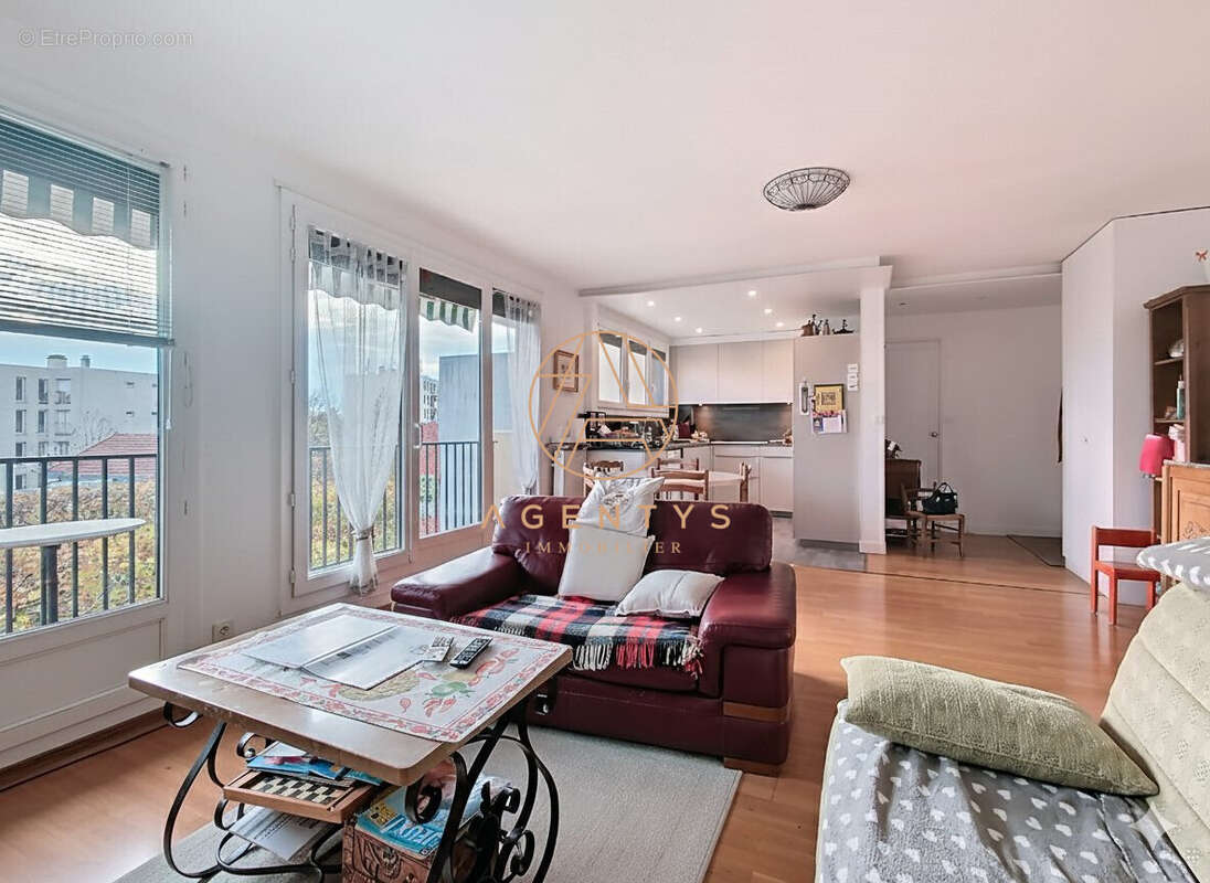 Appartement à SAINT-MAUR-DES-FOSSES