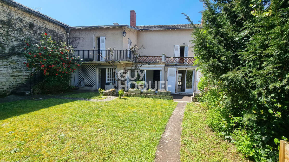 Maison à VALDIVIENNE