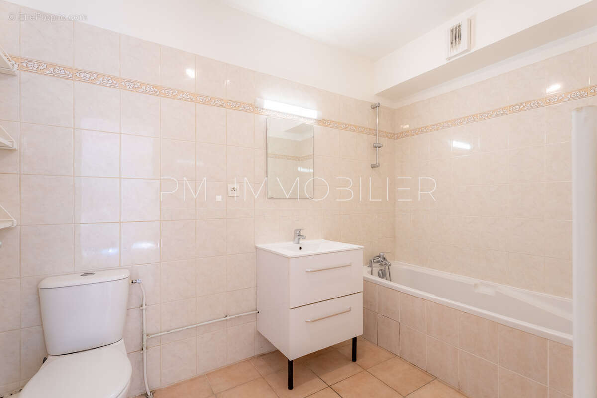 Appartement à MARSEILLE-5E