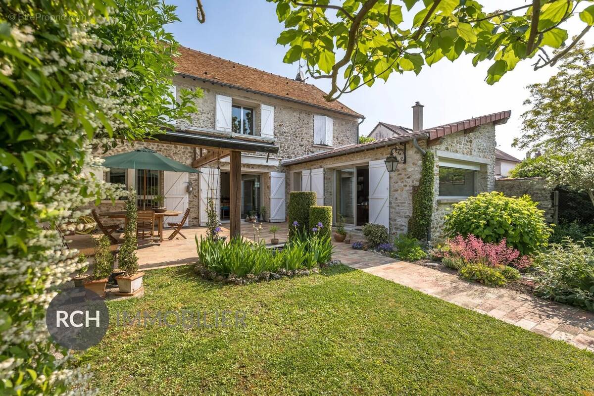 Maison à MONTFORT-L&#039;AMAURY