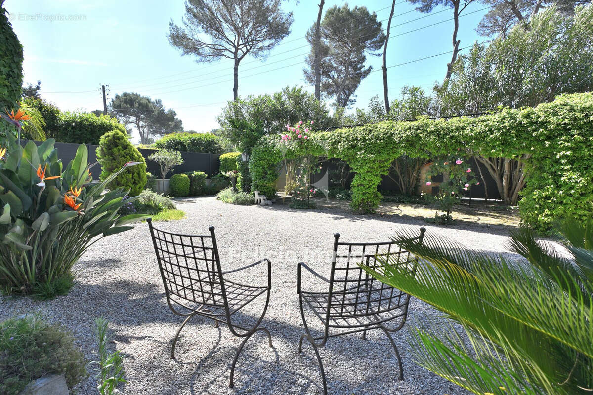 Maison à MOUGINS