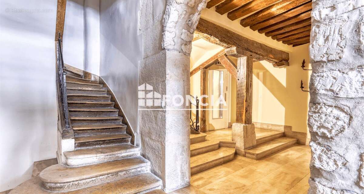 Appartement à PARIS-4E