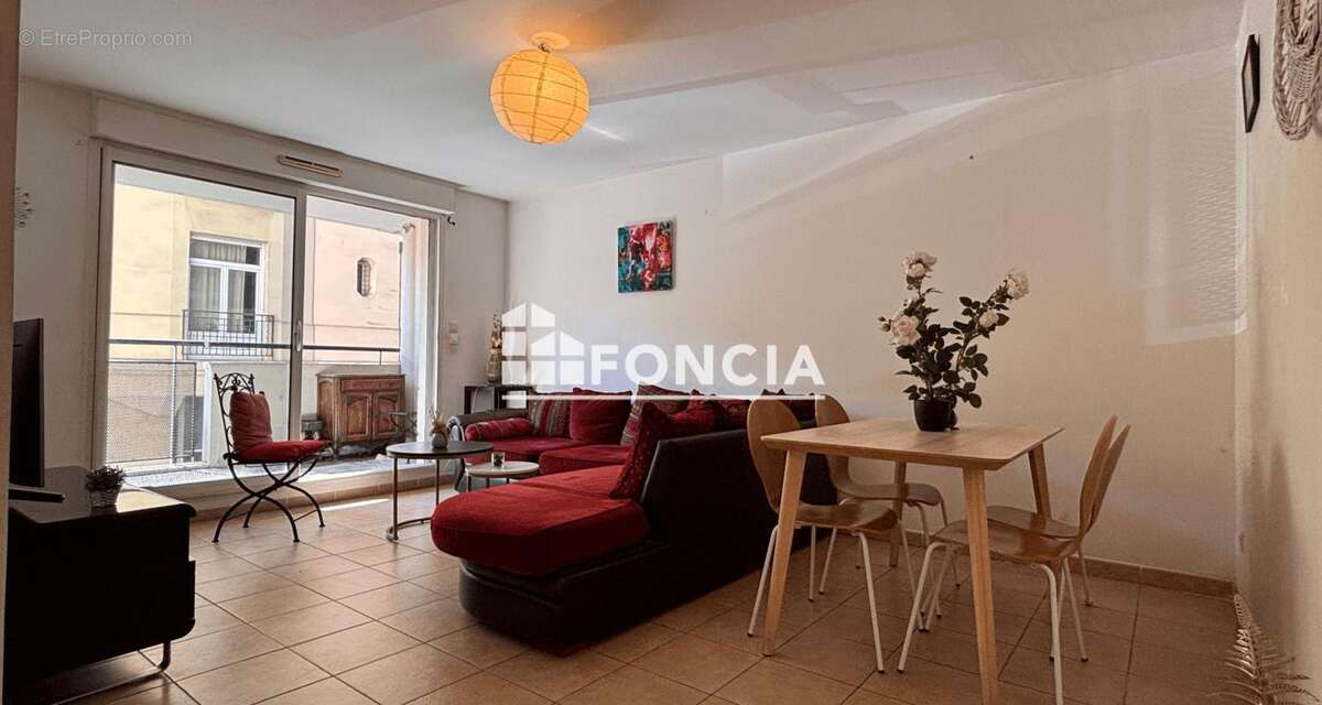 Appartement à MARSEILLE-1E
